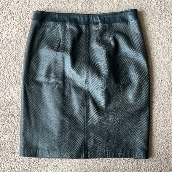 Vince Snake Embossed Leather Wrapped Pencil Skirt Graphite - Picture 5 of 10